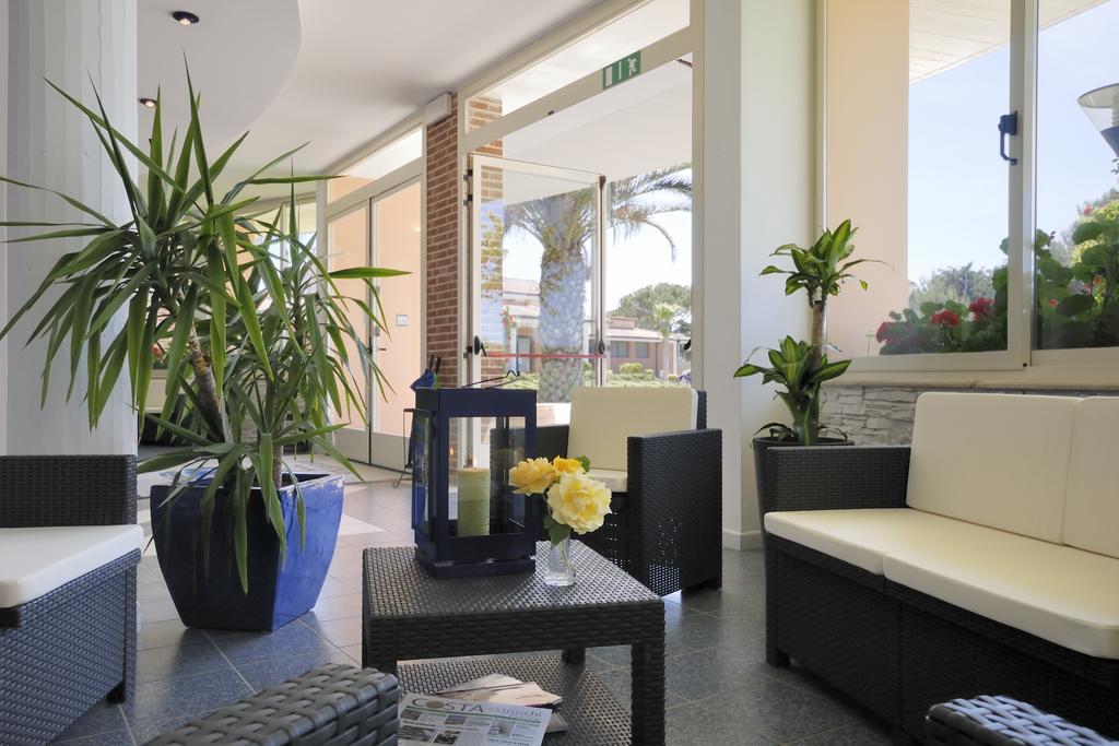 Villaggio Turistico La Cecinella 3*