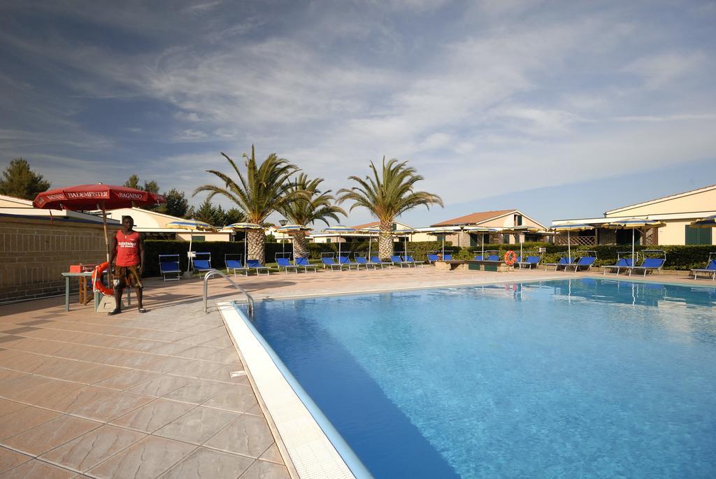 Villaggio Turistico La Cecinella 3*