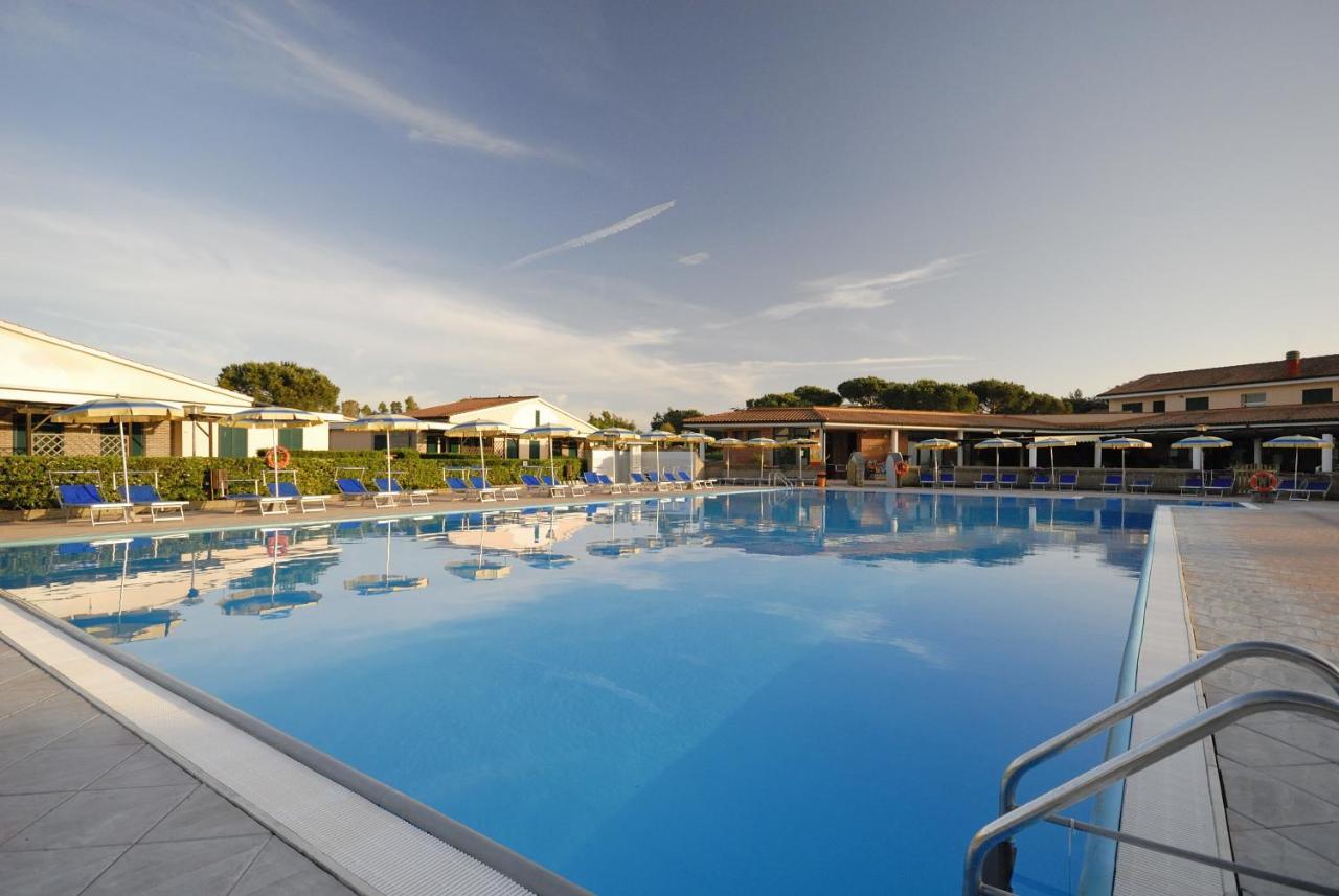 Vakantiepark Villaggio Turistico La Cecinella 3*