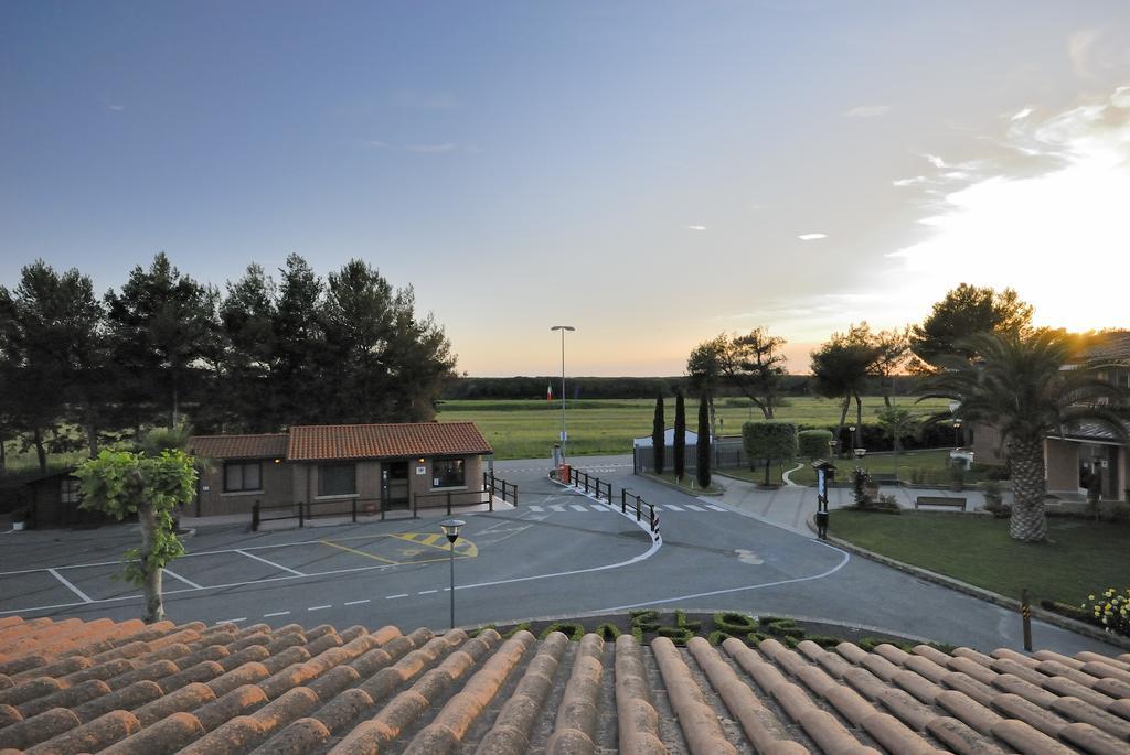 Villaggio Turistico La Cecinella 3*