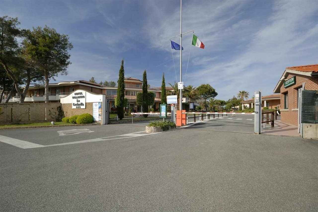 Villaggio Turistico La Cecinella 3*