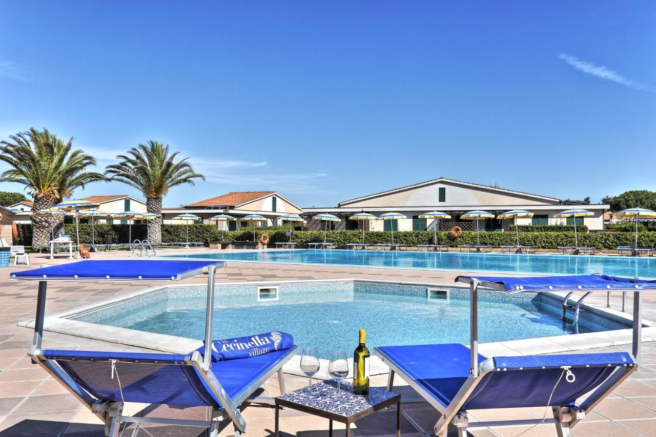 Villaggio Turistico La Cecinella 3*
